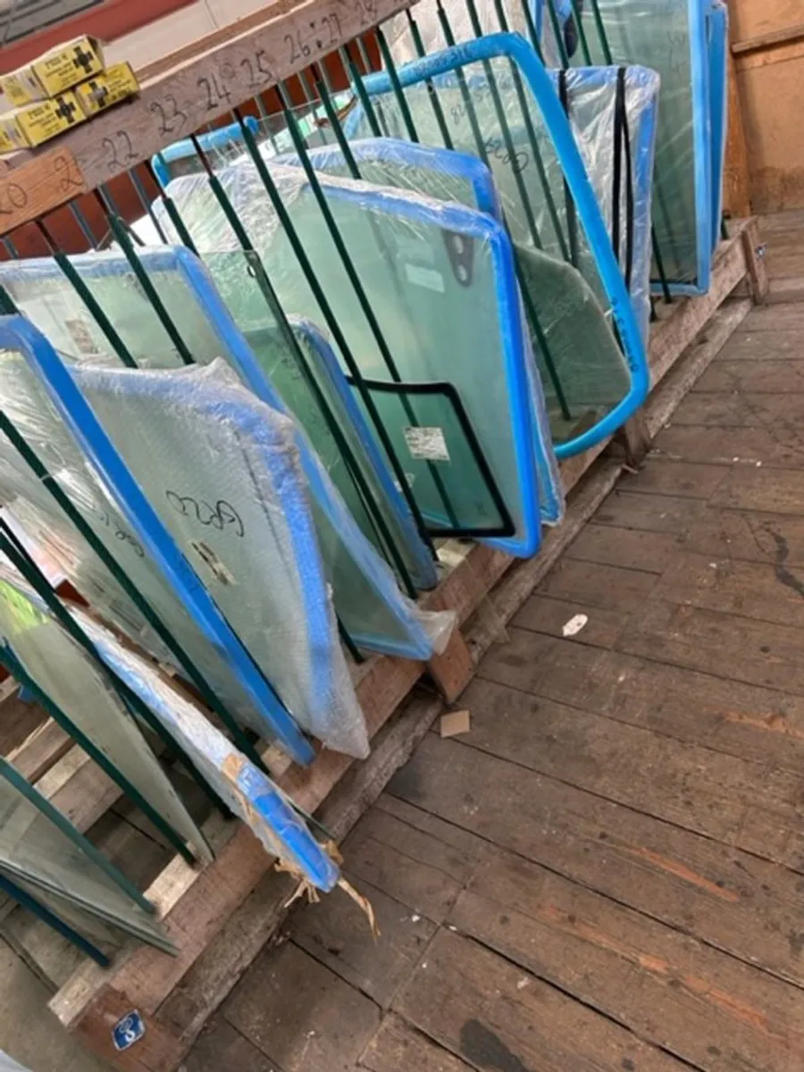 Tractor Glass - Image 2