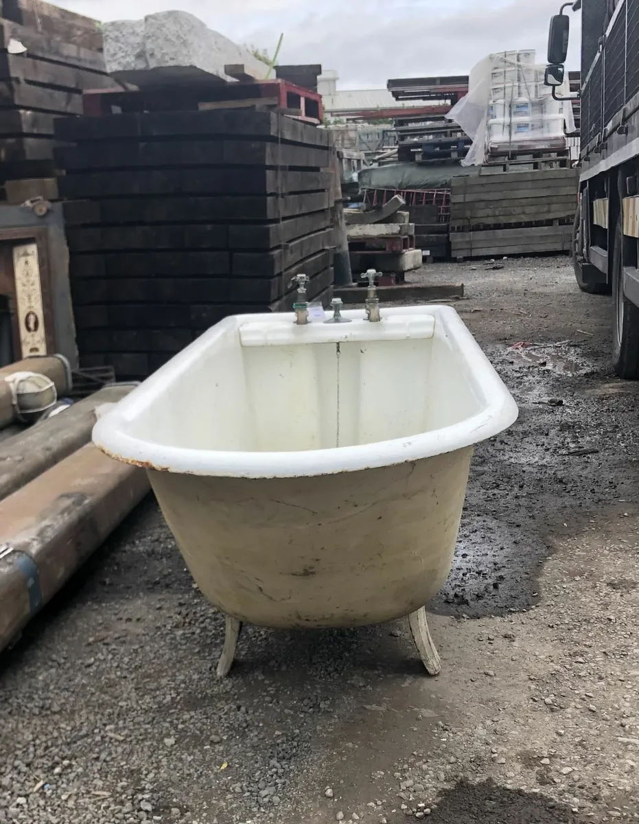 Edwardian Roll Top Bath - Image 2