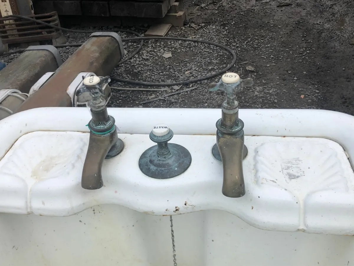 Edwardian Roll Top Bath - Image 4