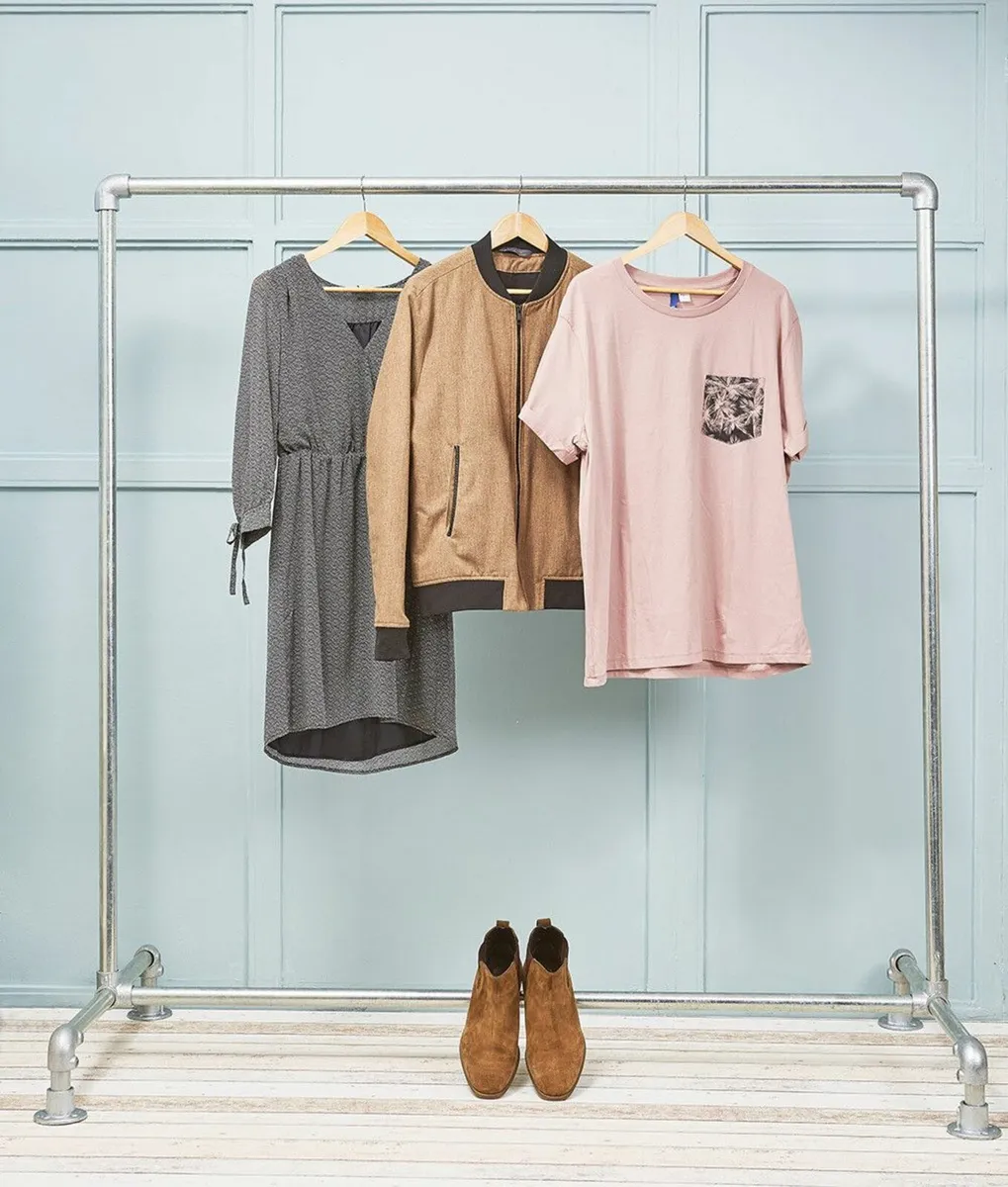 Heavy Duty Steel Clothes Rail - Easily Installed - Image 2