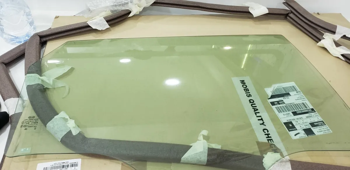 KIA E NIRO REAR WINDOW GLASS 2020 2021 - Image 2