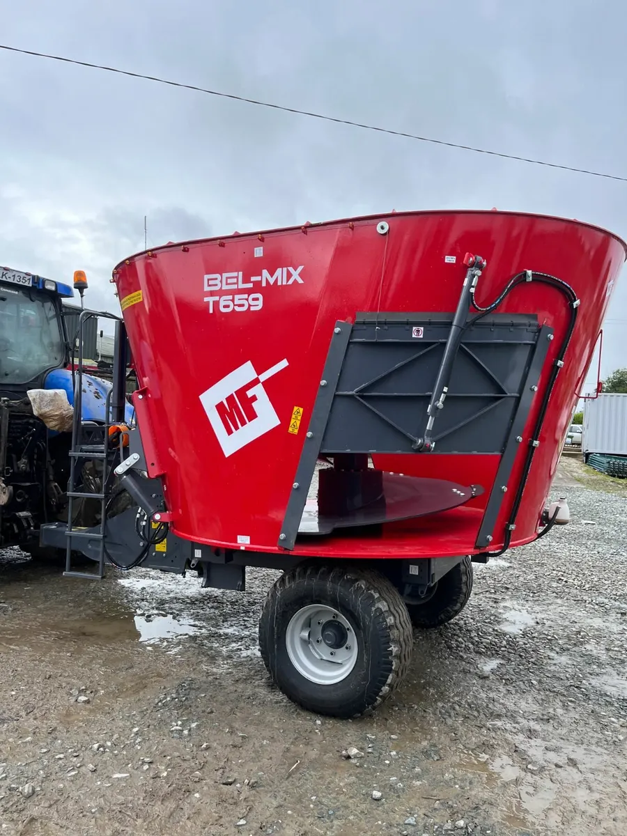 New Metal Fach Diet Feeder - Image 1