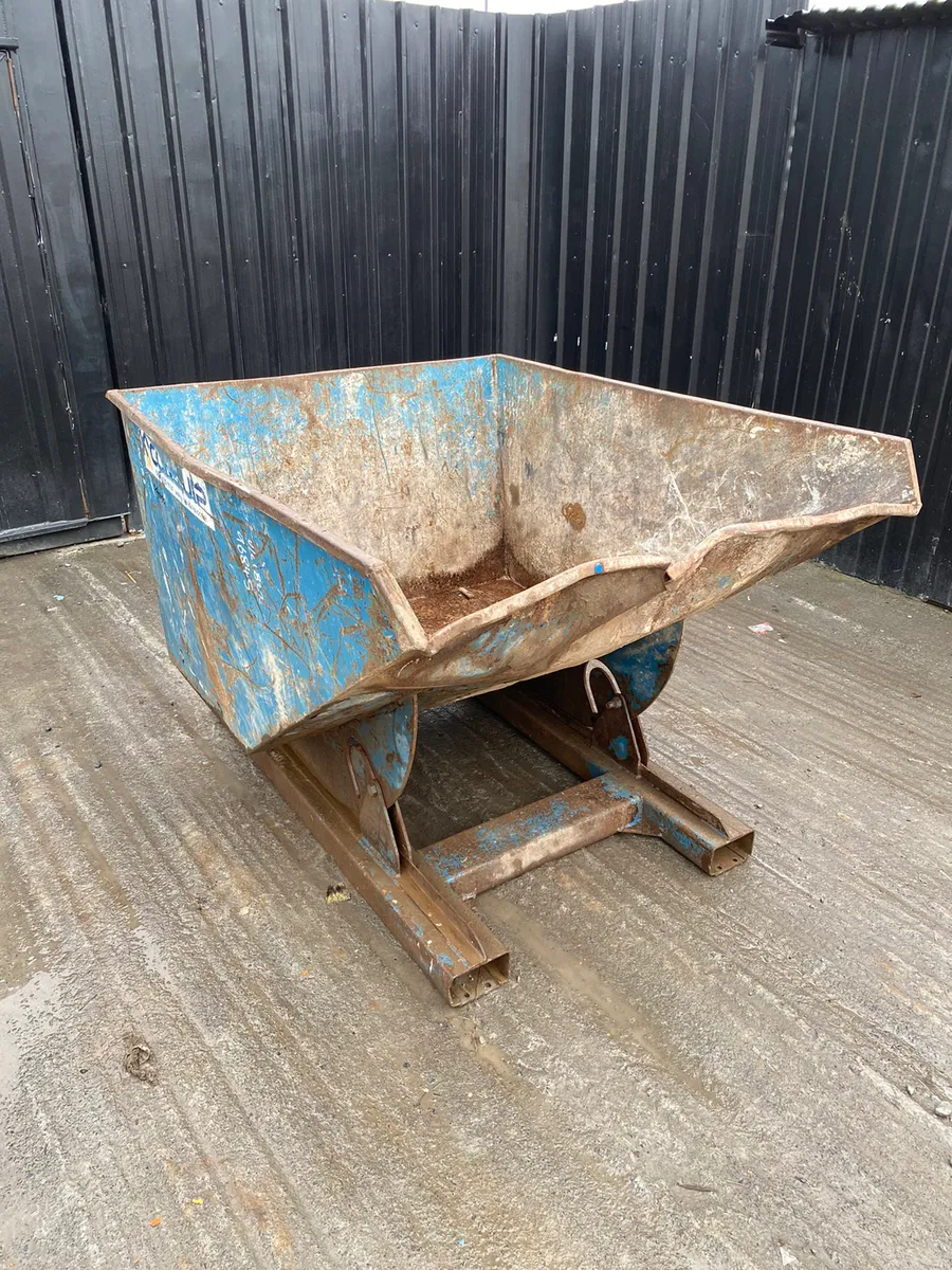 Tipping Skip - Image 1