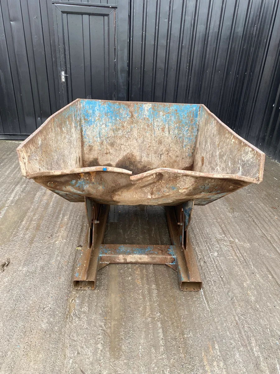 Tipping Skip - Image 2