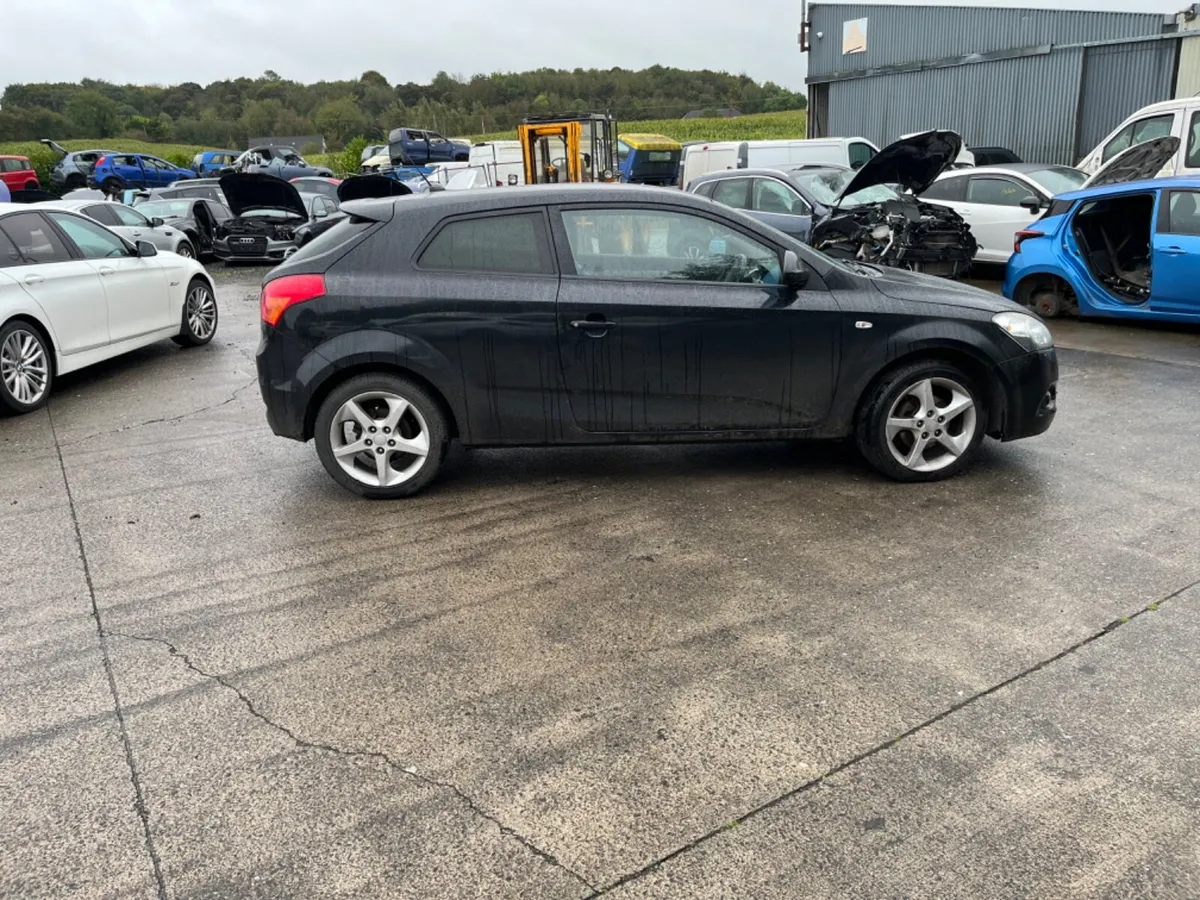 2010 Kia ceed pro 3 DR 1.6 CRD - Image 1
