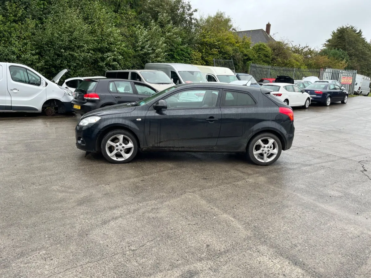 2010 Kia ceed pro 3 DR 1.6 CRD - Image 2