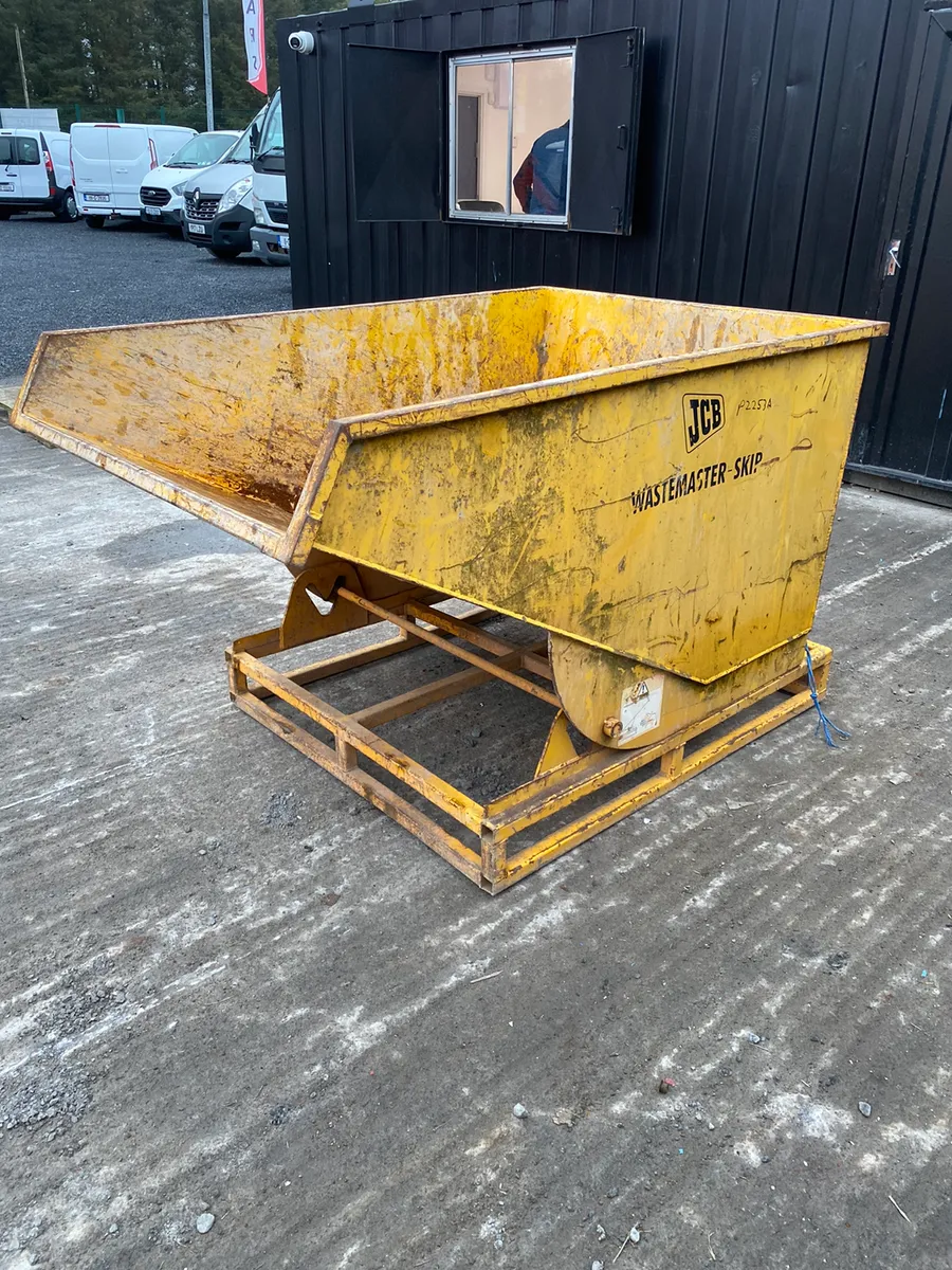 Tipping Skip - Image 4