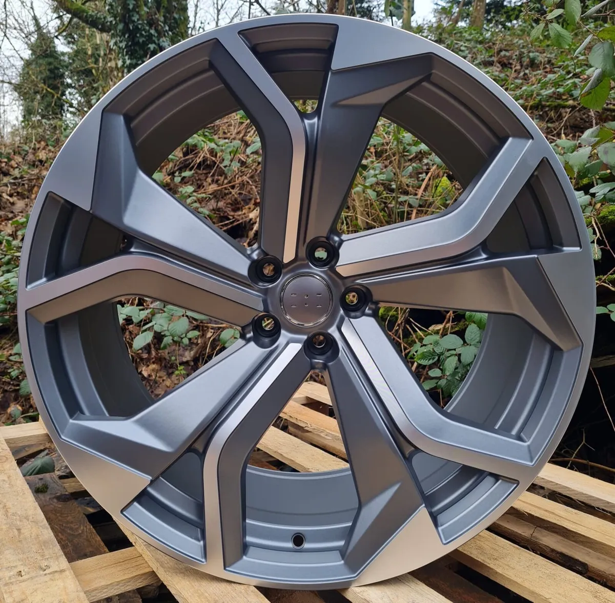 19” rsq8 grey rims & tyre package