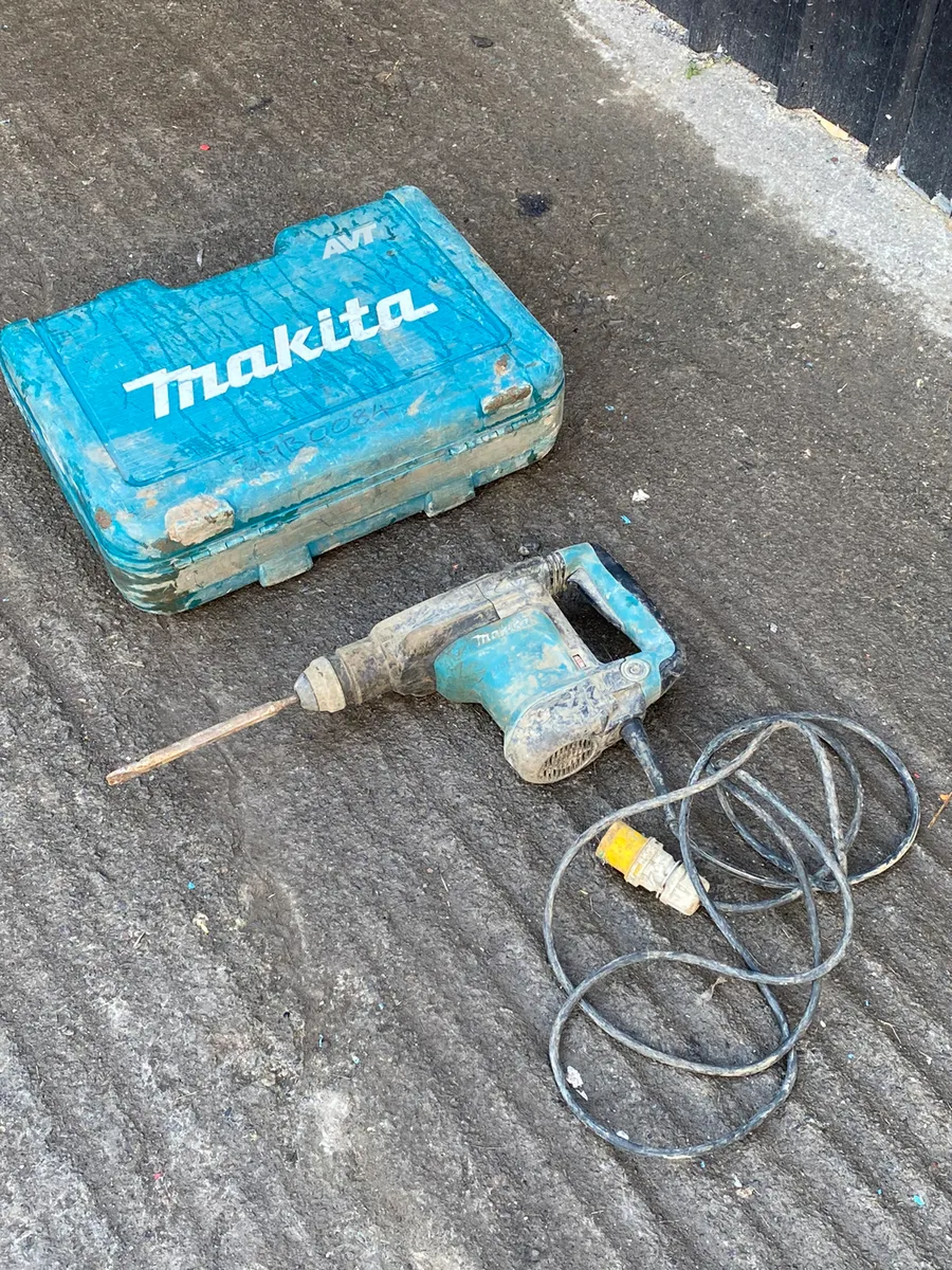 Makita Hr3210C Breaker - Image 2