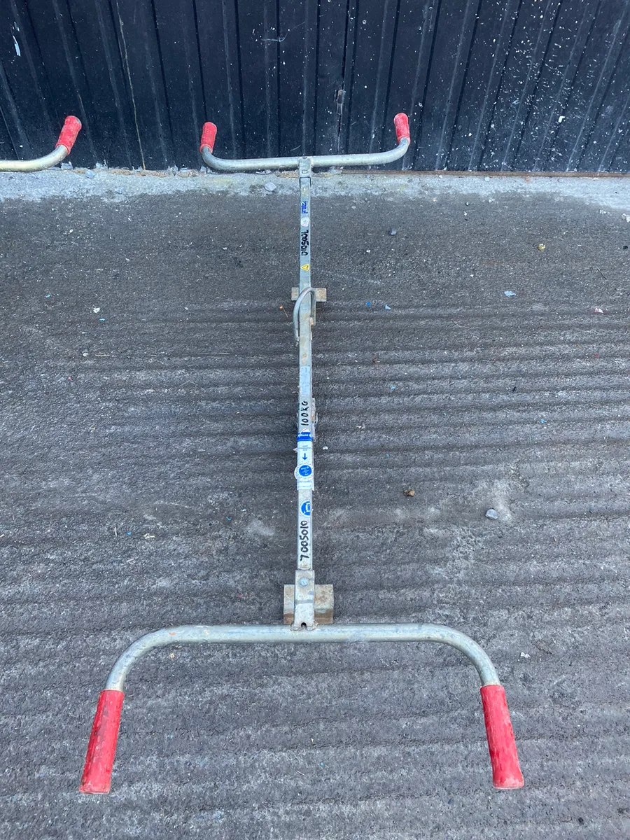 Choice of 3 Kerb / Paving Slab Grabs - Image 3