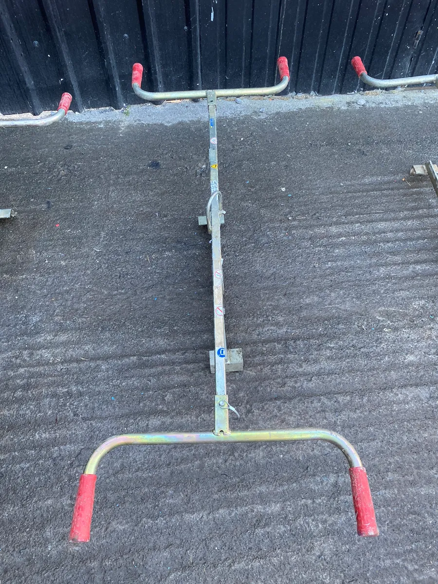 Choice of 3 Kerb / Paving Slab Grabs - Image 4