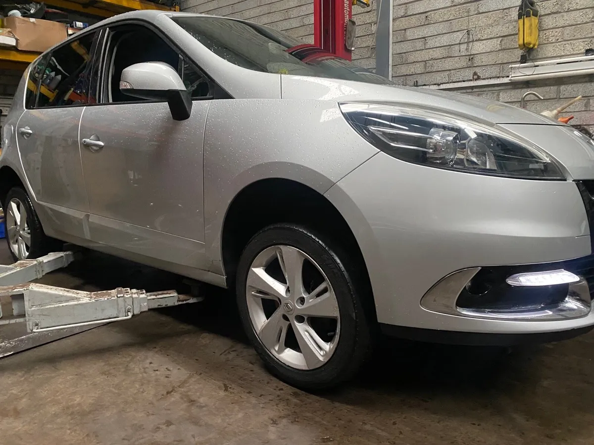 2013 Renault Scenic 1.6dci for breaking - Image 2