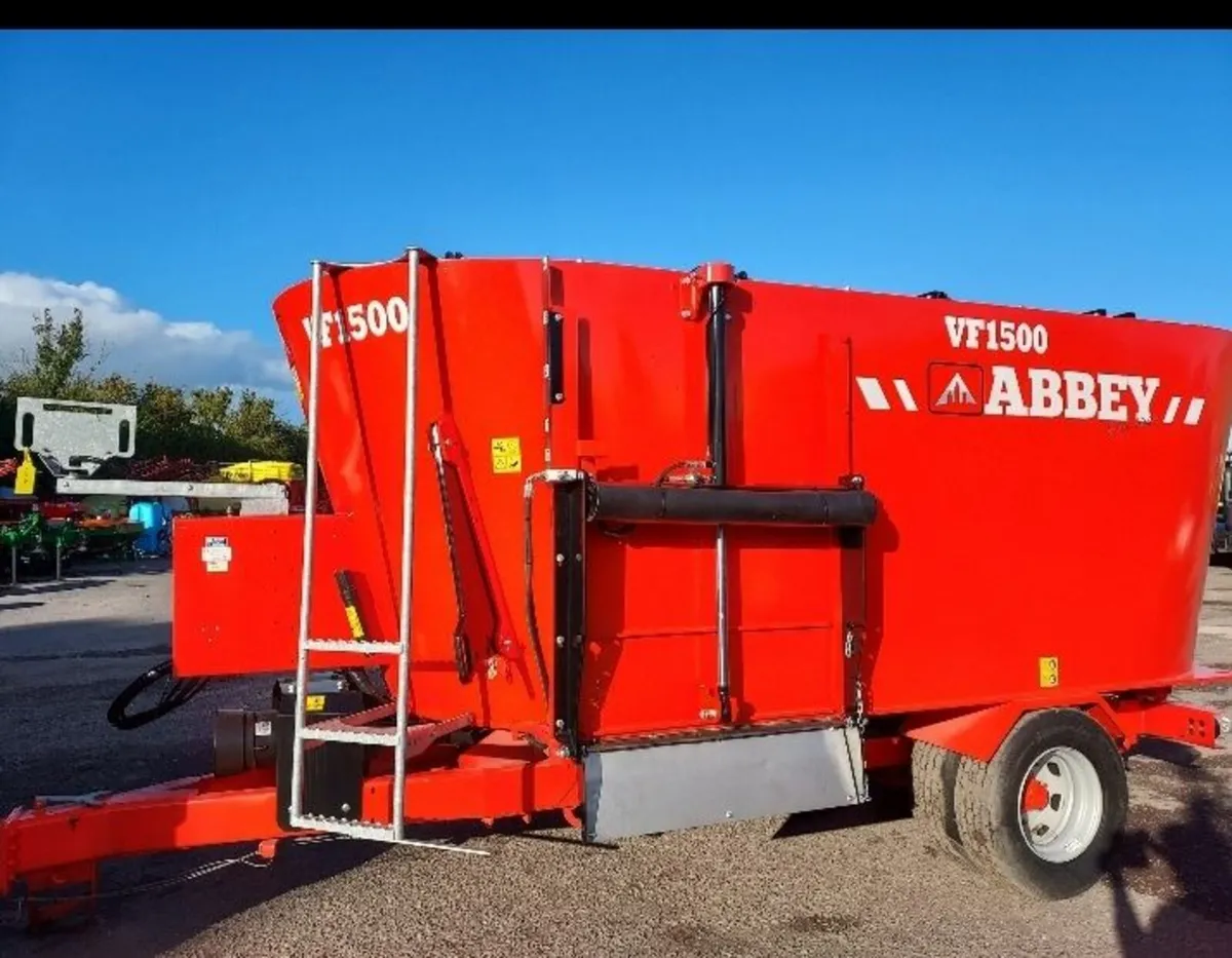 Abbey Diet Feeders - Image 1