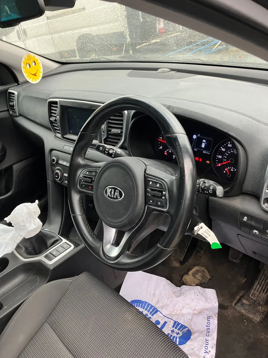 2017 Kia sportage parts breaking - Image 3