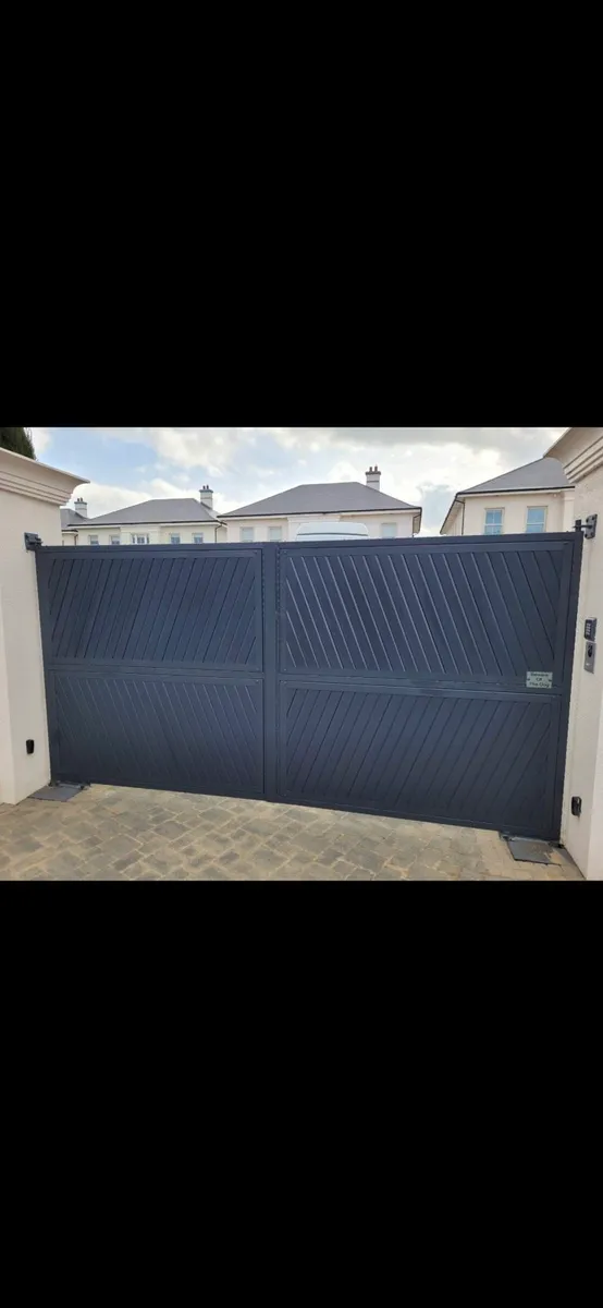 Steel Framed Pvc Driveway Gate - Image 3