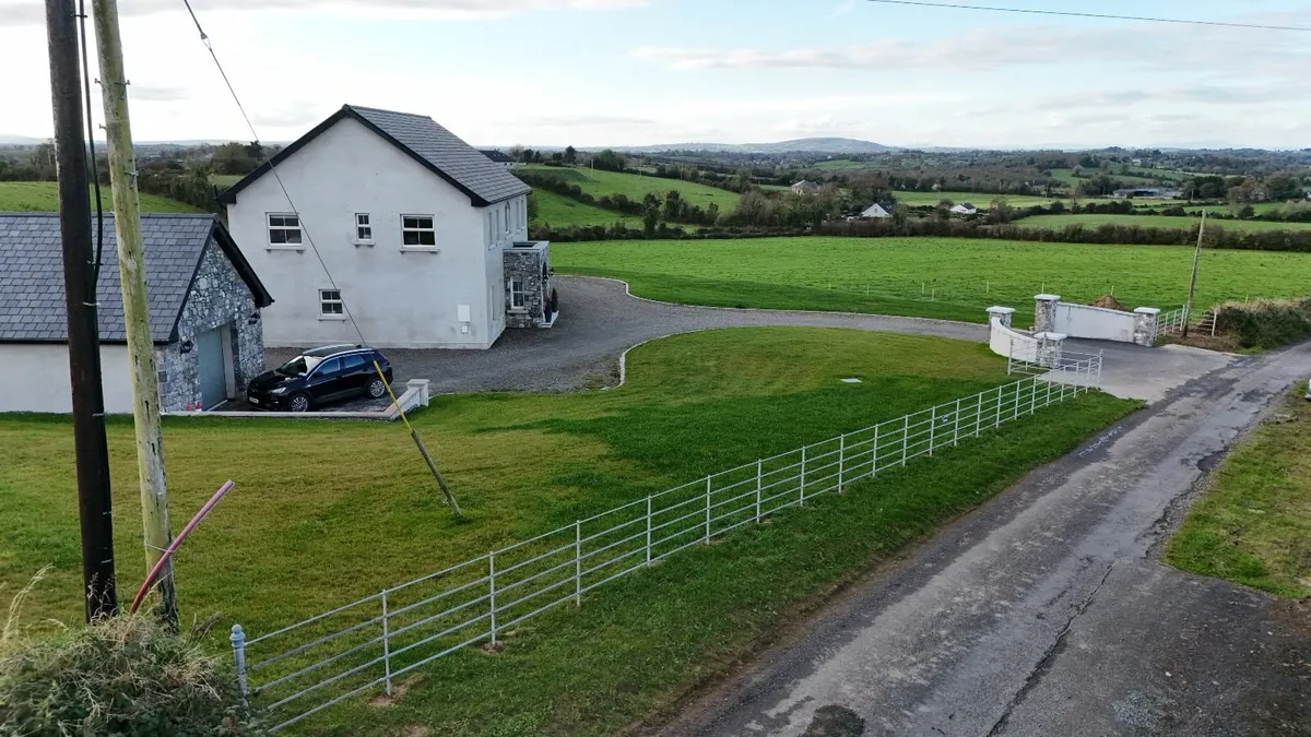 Estate Fencing and Gates - Image 3