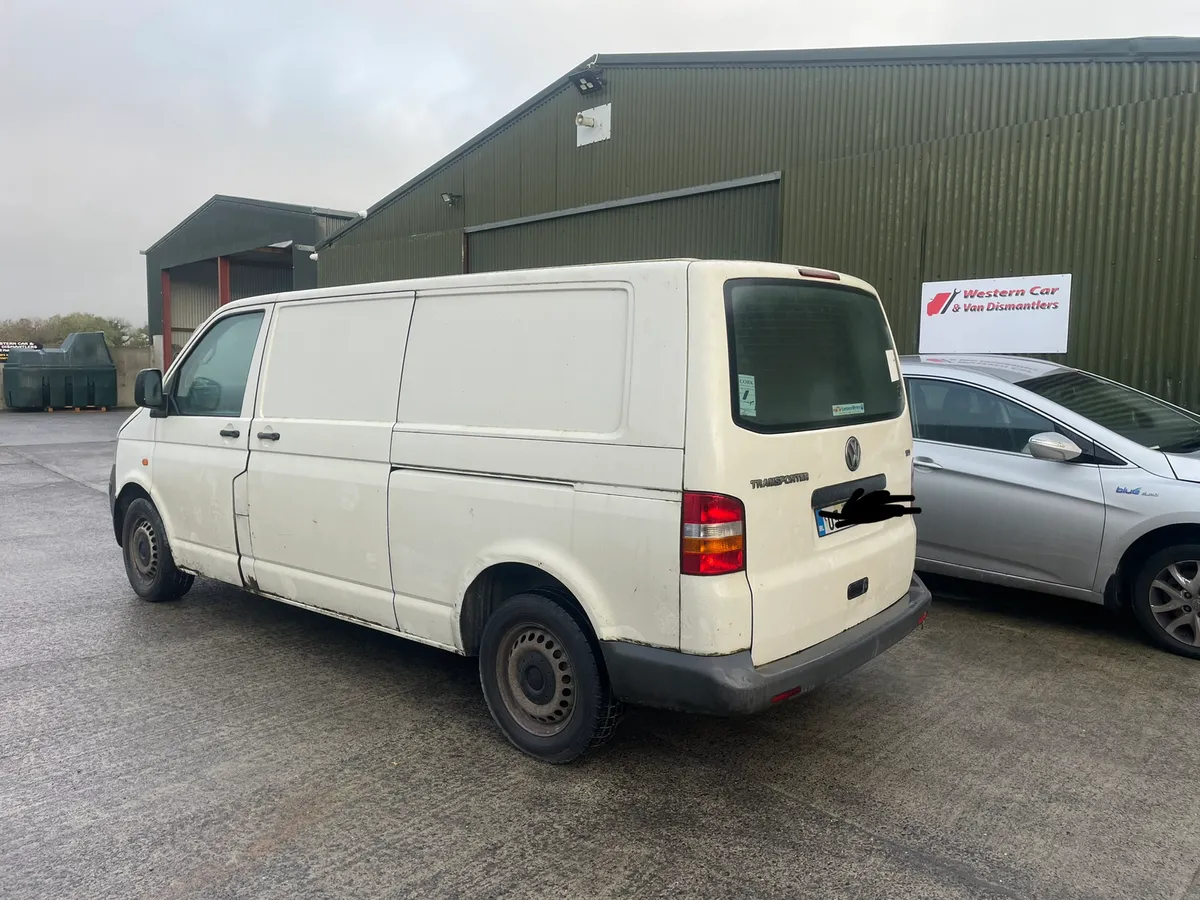 2005 vw transporter 2.5 tdi for dismantling - Image 1