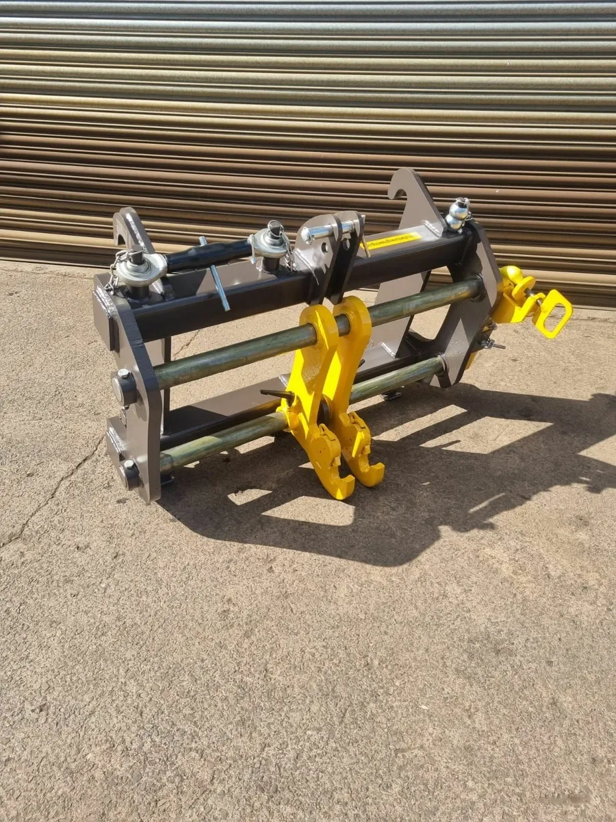3 Point Linkage Adaptor Bracket (Interchanger) - Image 1