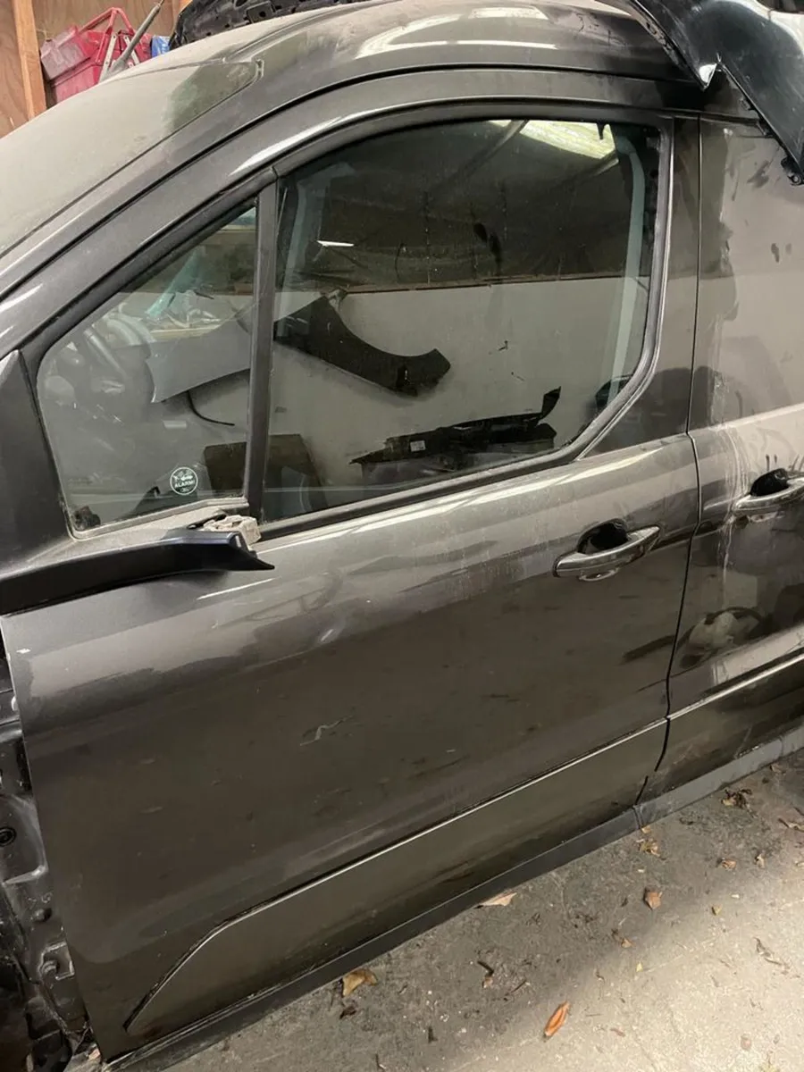 2020 Transit Connect for breaking - Image 2