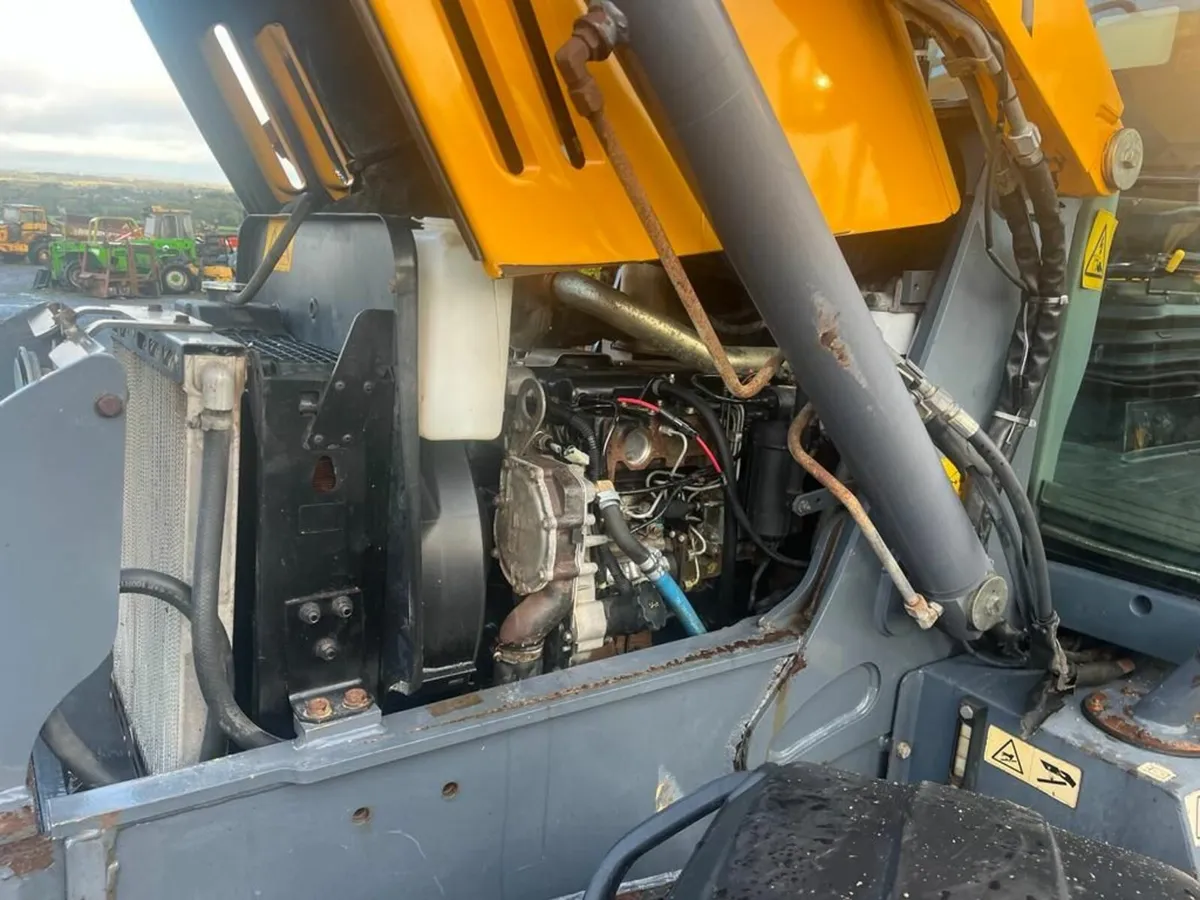 terex 860 elite digger loader - Image 4