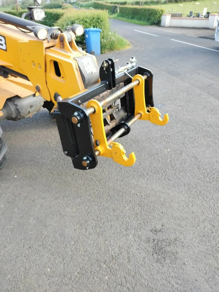 JCB to lift 3 PL Interchanger/Adapter/ Adaptor - Image 3