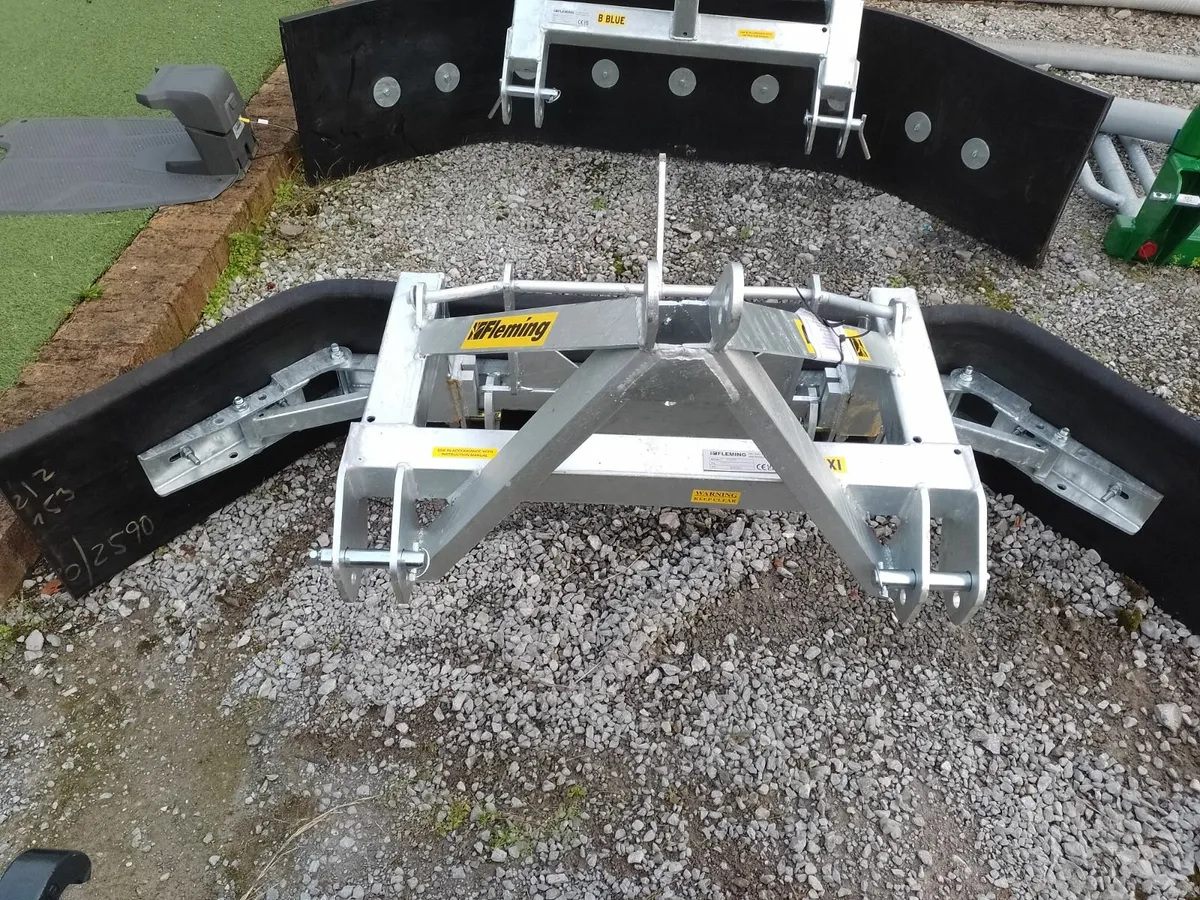 Fleming flexi all yard scraper - Image 1