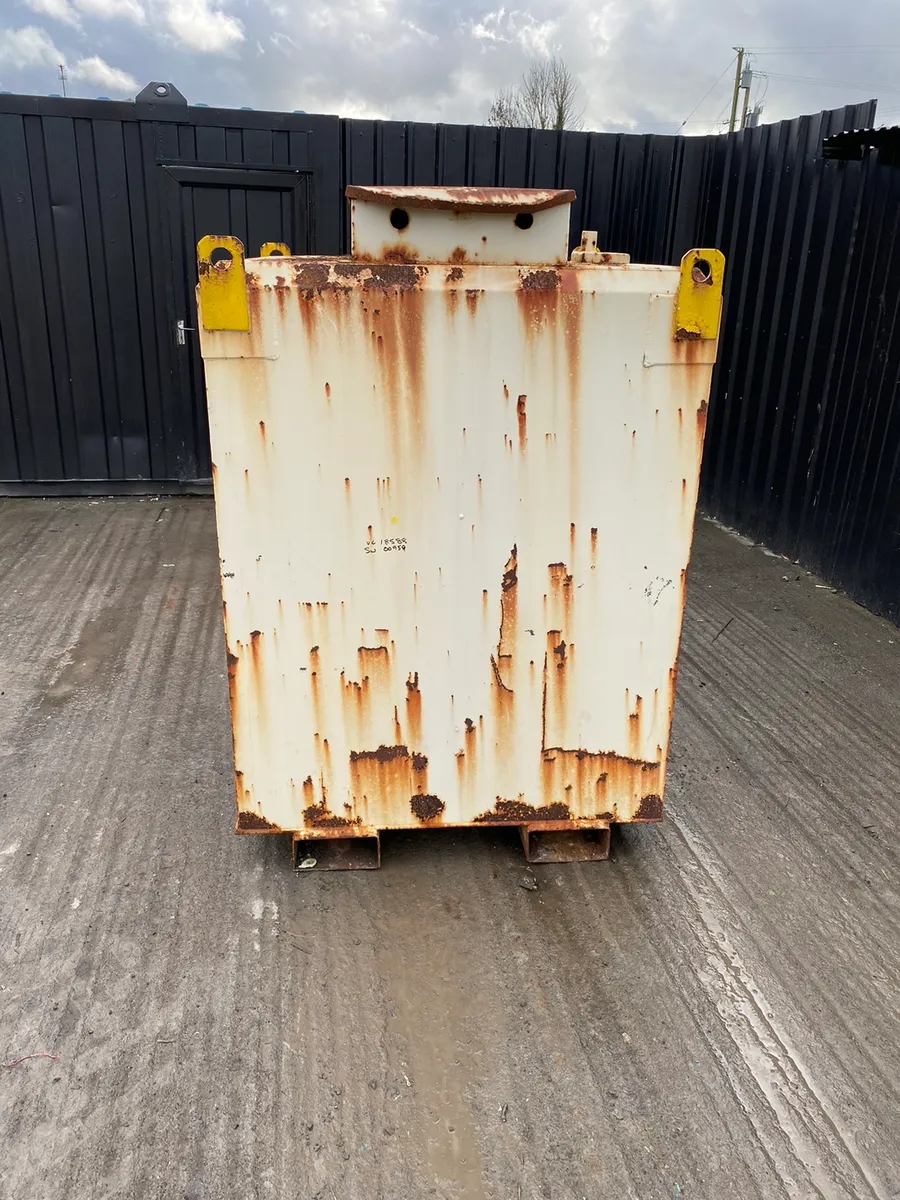 Steel Fuel Bowser - Image 2