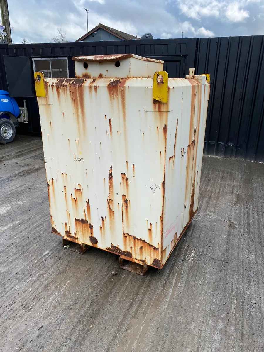 Steel Fuel Bowser - Image 3