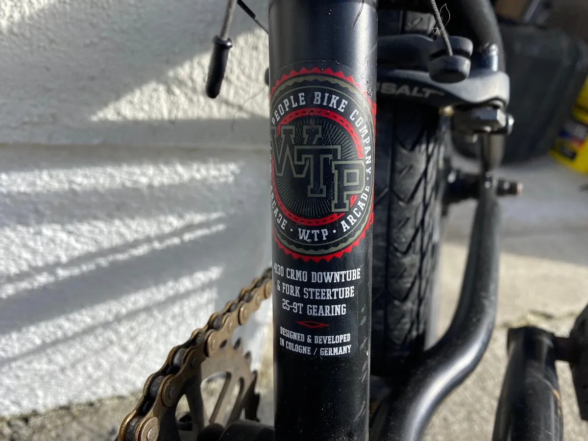 Arcade stunt bike - Image 4