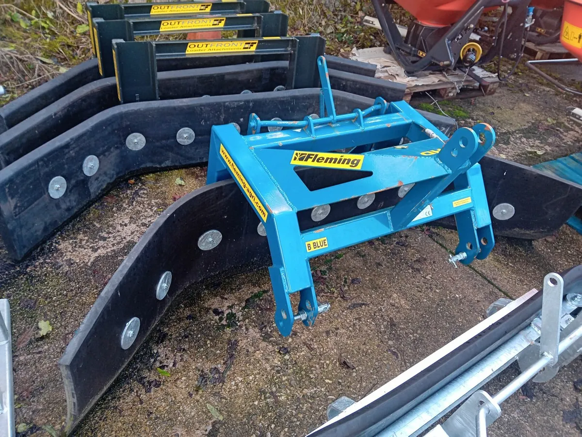 Fleming Yard Scrapers - Image 4