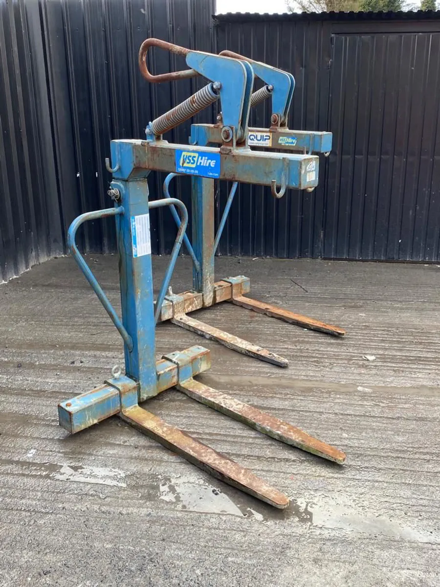 Choice of 2 Conquip Crane Forks - Image 3