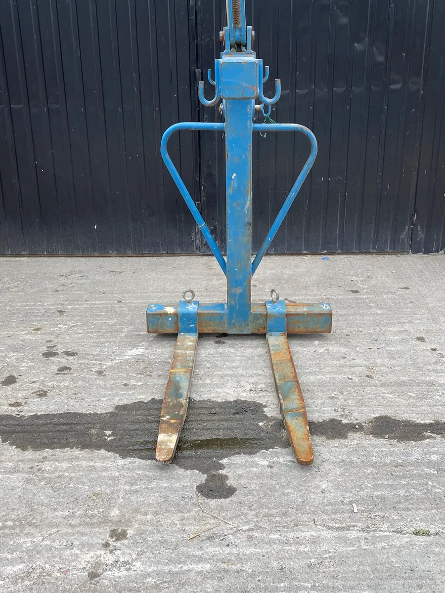 Choice of 2 Conquip Crane Forks - Image 3
