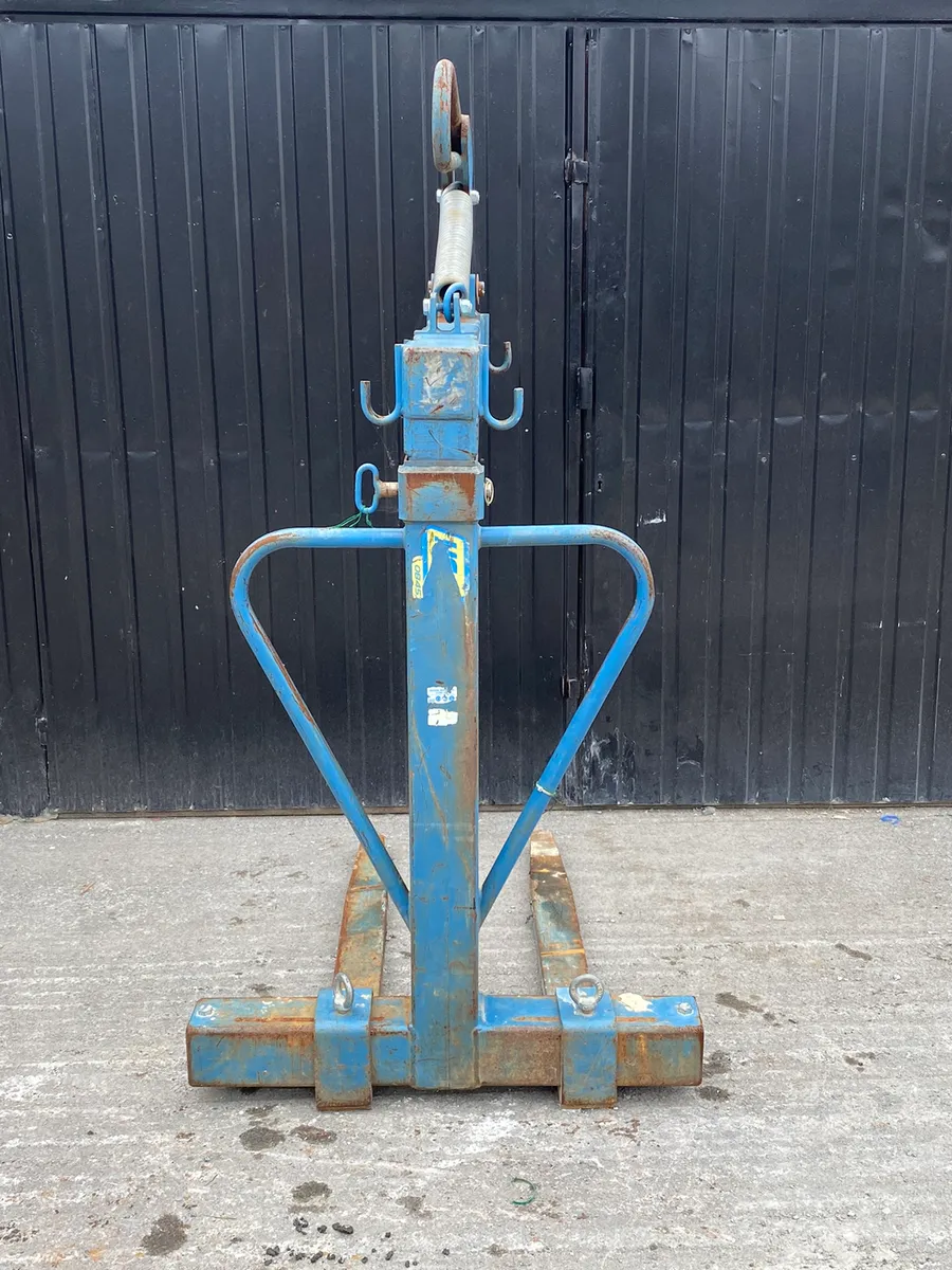 Choice of 2 Conquip Crane Forks - Image 4