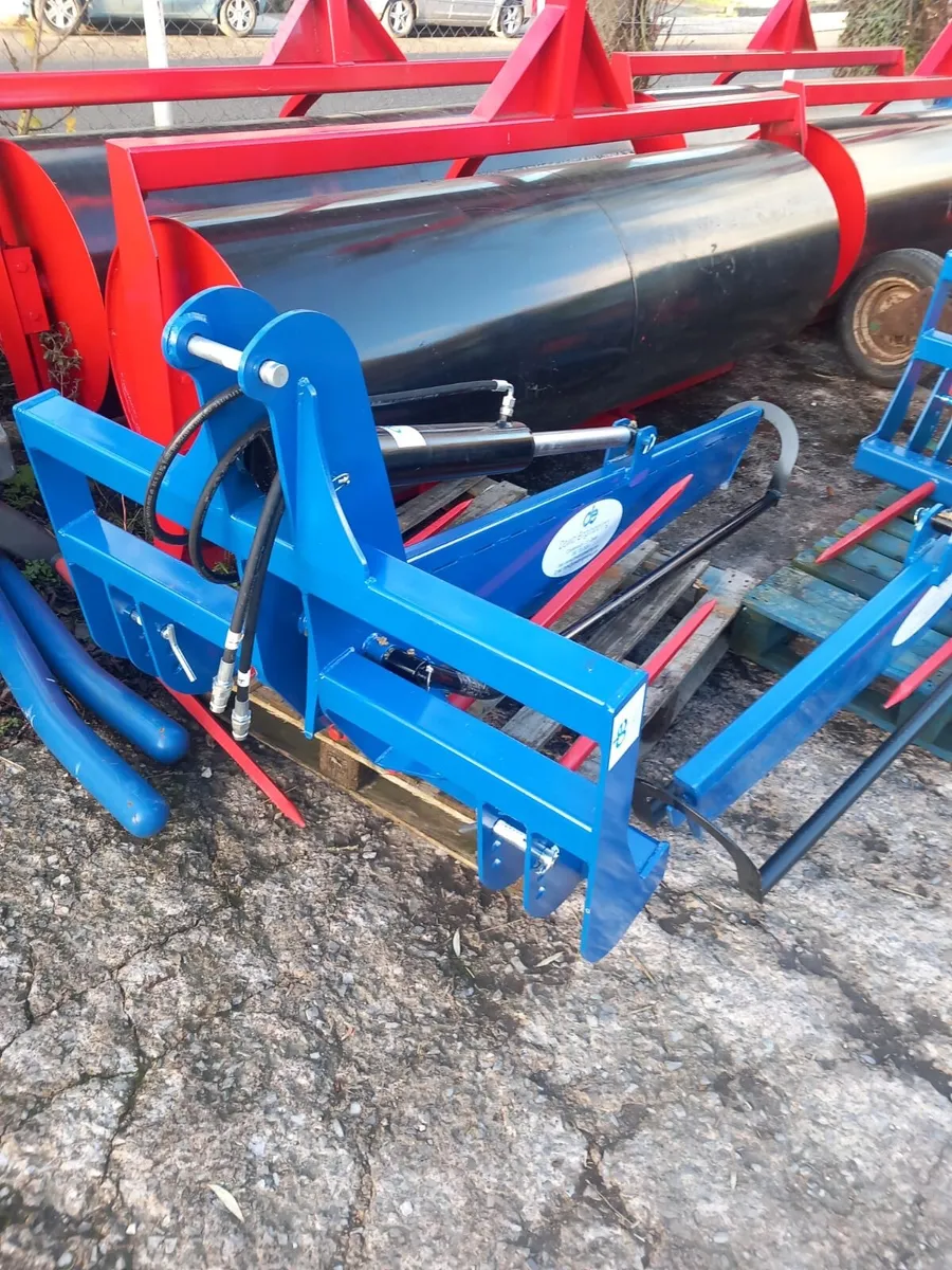 New Dowd Bale splitters - Image 3