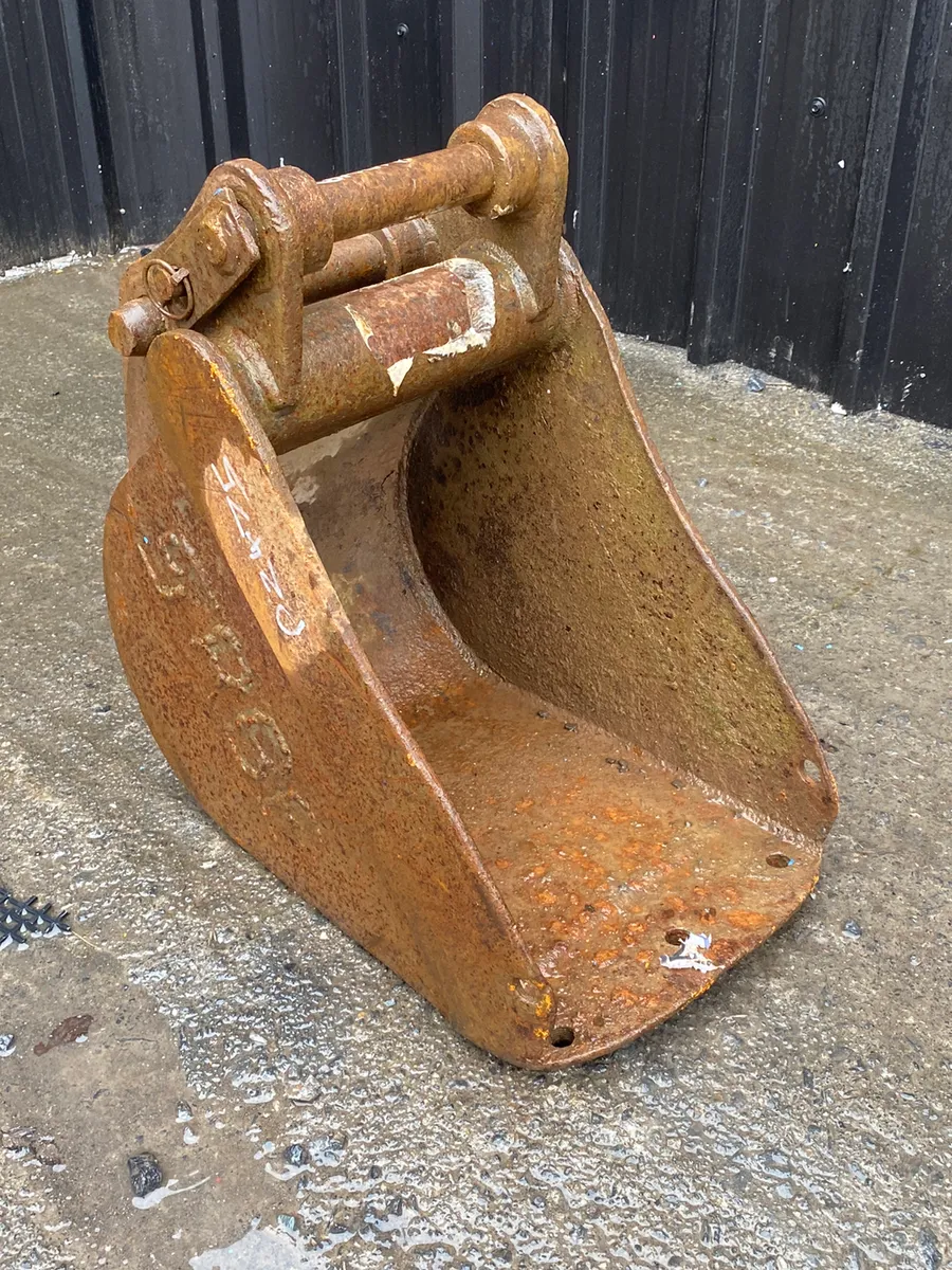 Mini Digger Bucket - Image 1