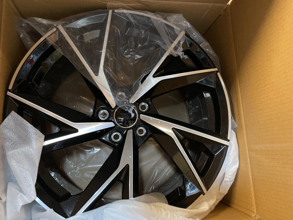 19” rs Audi A4 a5 a6 alloys & tyres