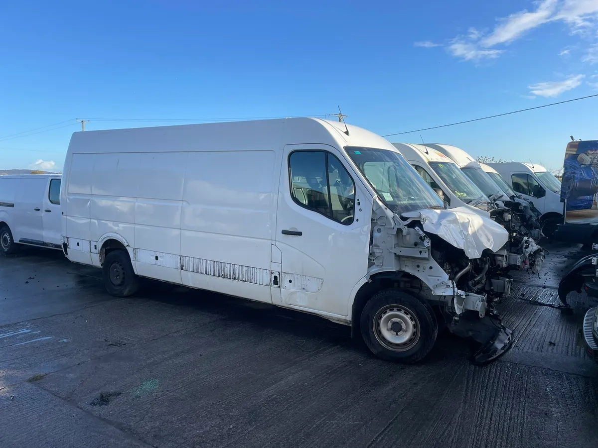 222 Renault master 2.2 rwd for dismantling