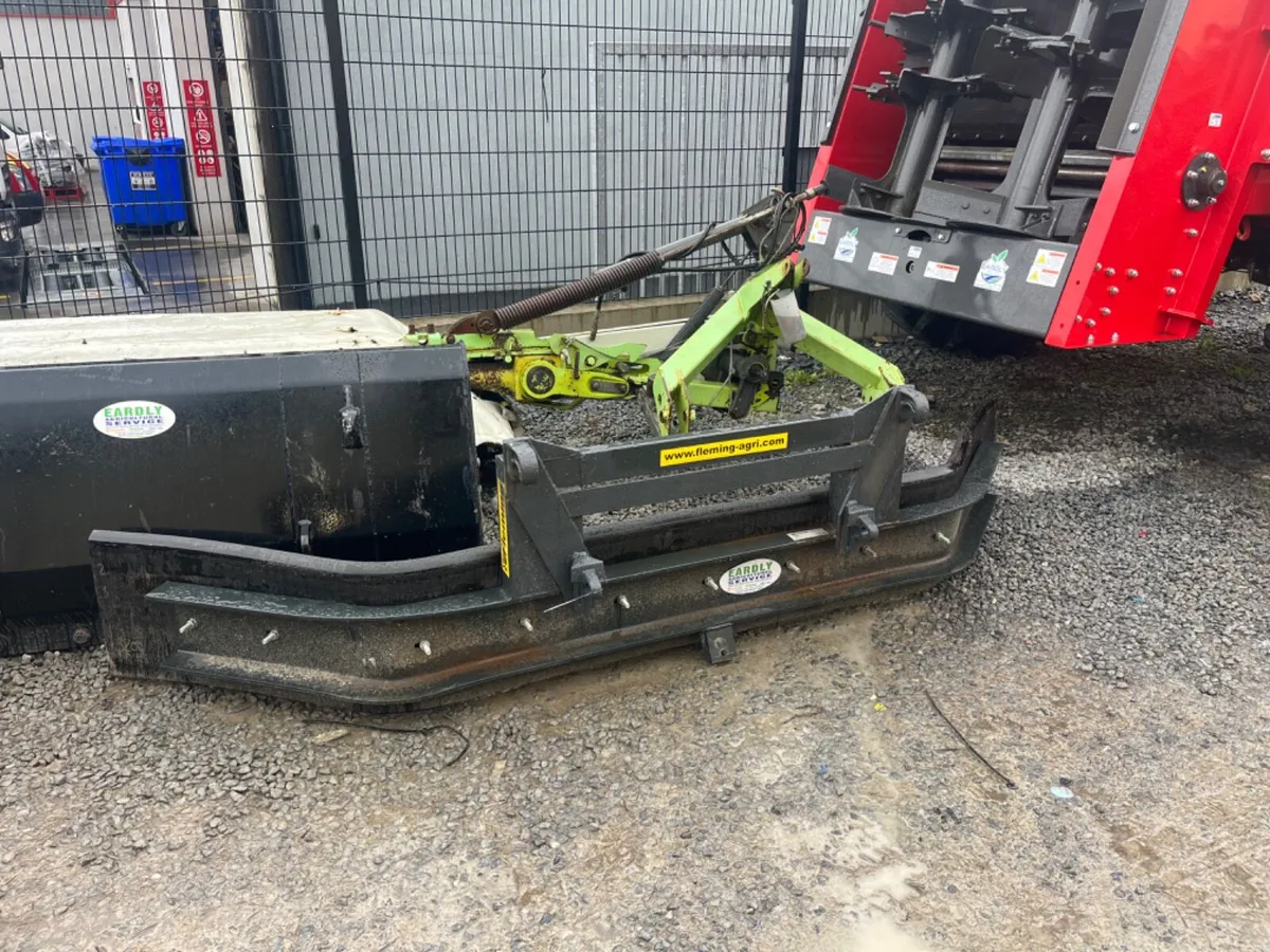 Yard scrapers - Image 1