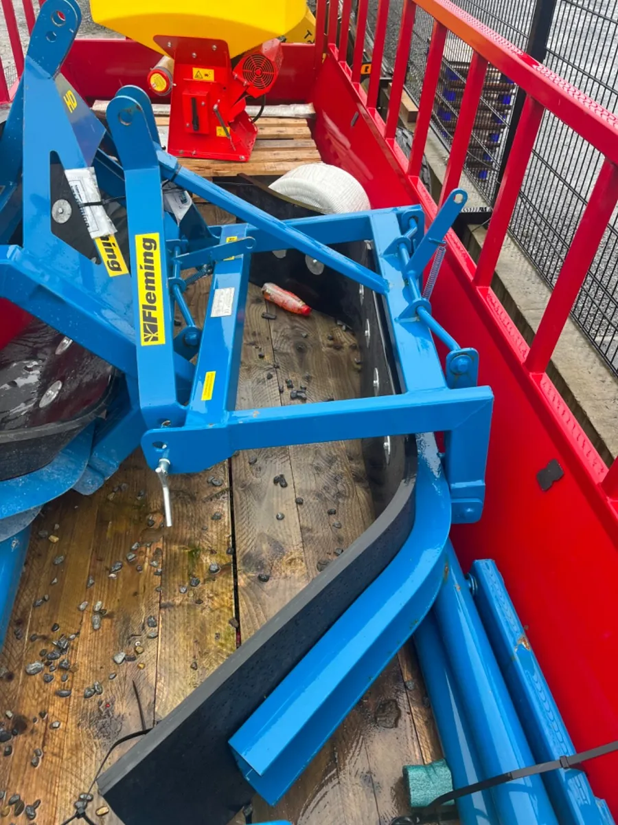 Yard scrapers - Image 2