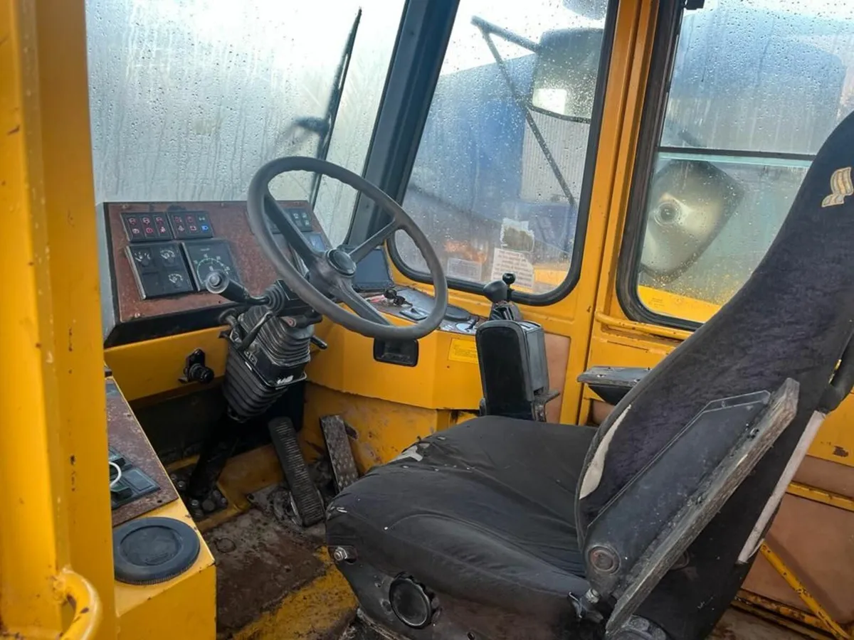 Moxy / Komatsu 6wd dump truck - Image 2