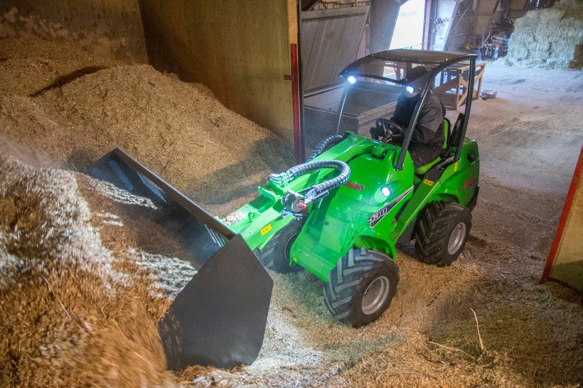 Avant Loader - Image 3