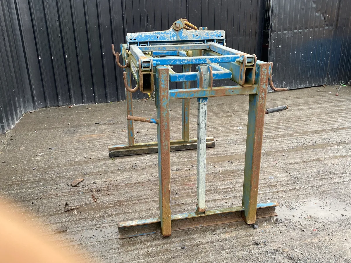 Block Grab - Image 3