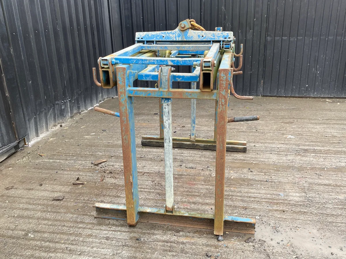 Block Grab - Image 2