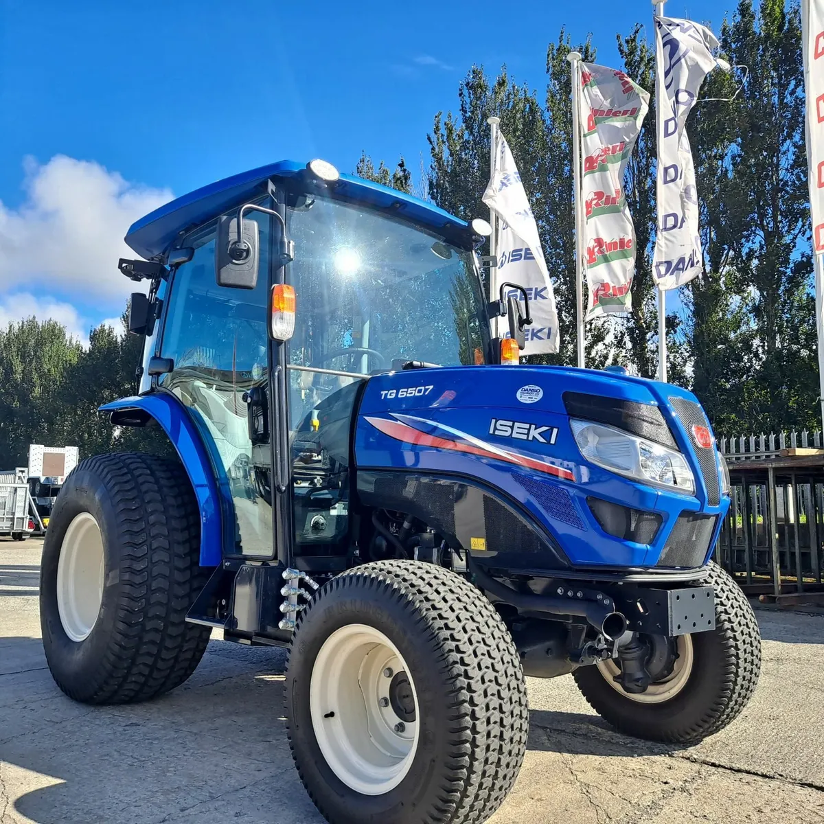 Iseki TG6507 IQ Cab Compact Tractor - Image 3