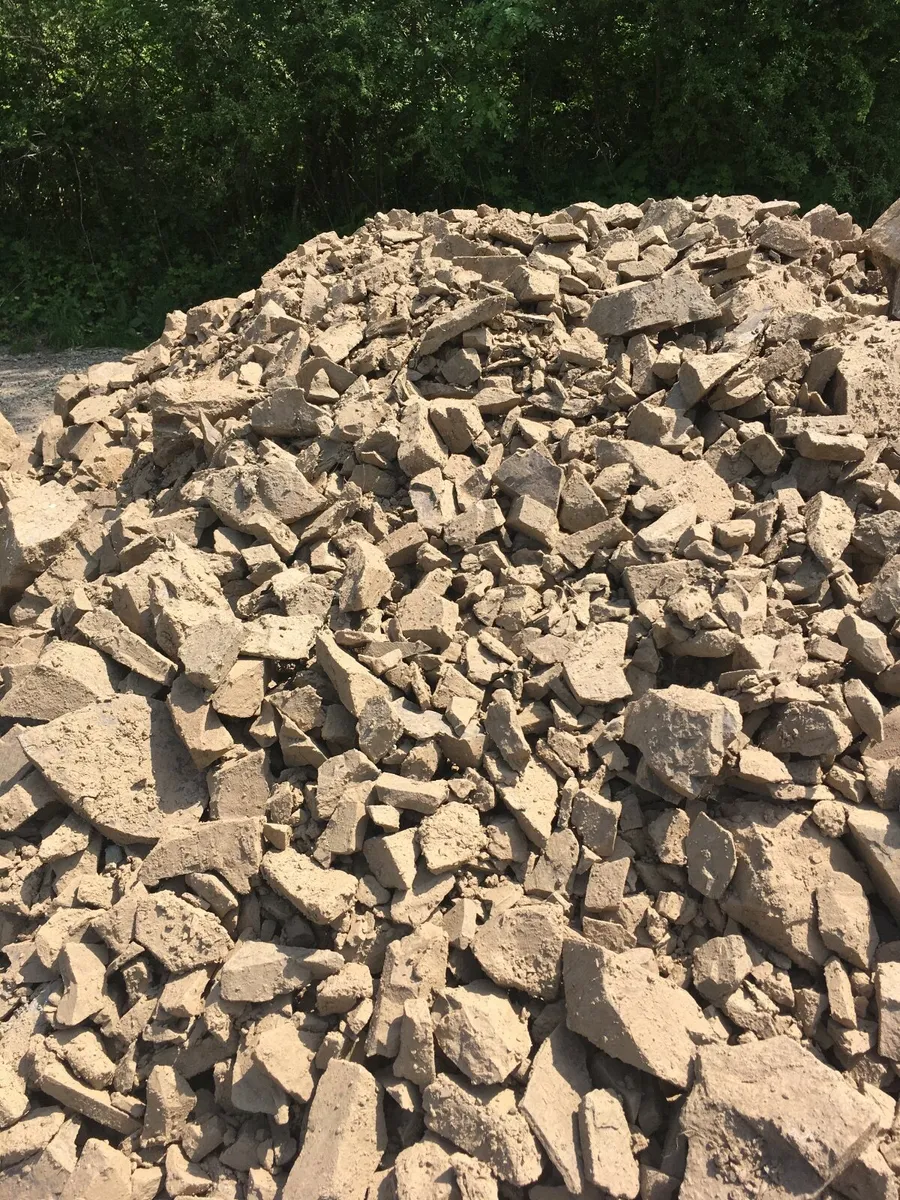 Stone & topsoil delivered - Image 4