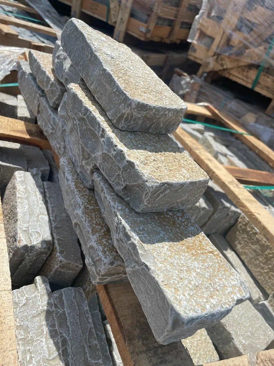 Tumbled yellow limestone cobble - Image 2