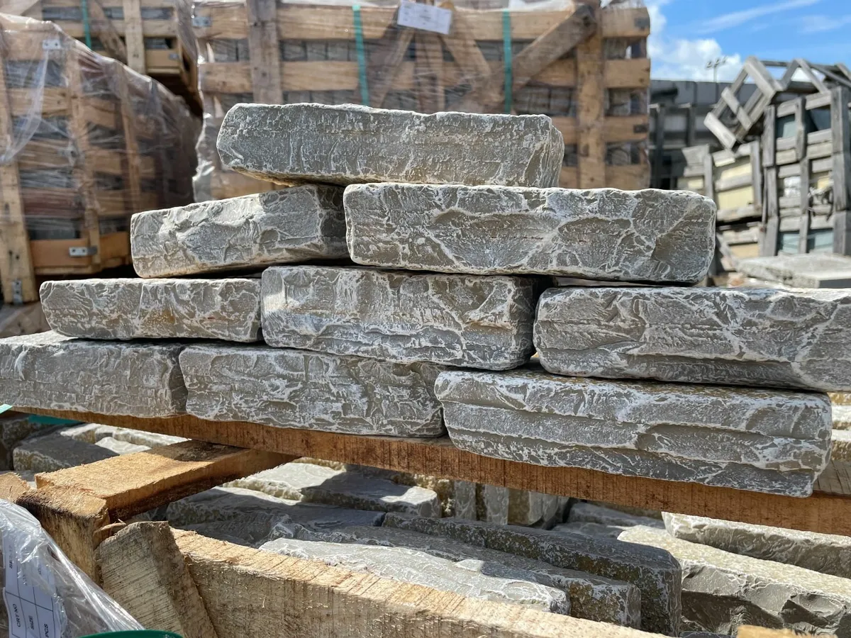 Tumbled yellow limestone cobble - Image 3