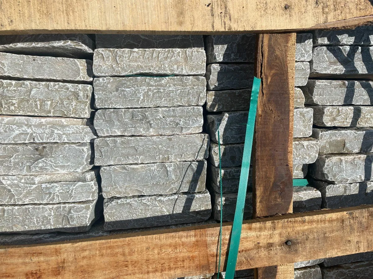 Tumbled yellow limestone cobble - Image 4