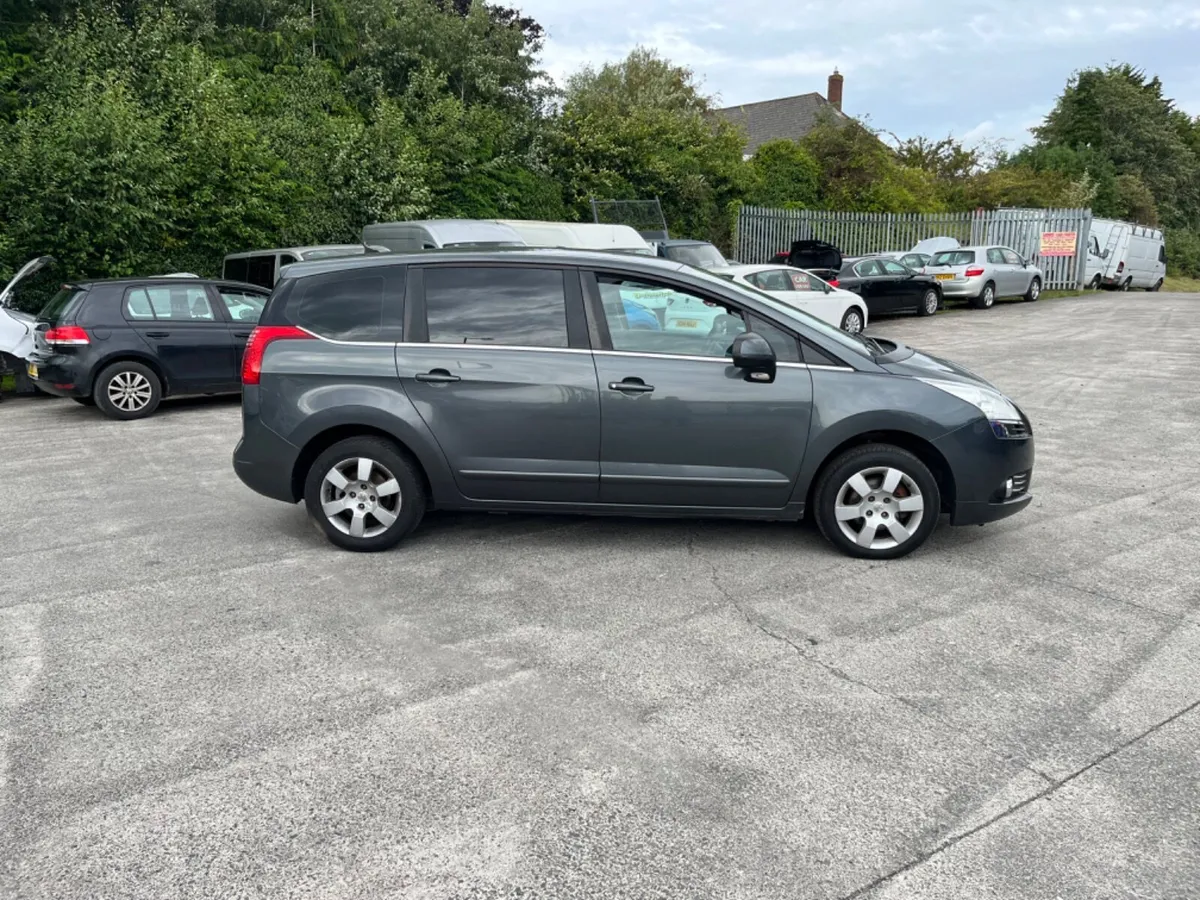 2011 Peugeot 5008 1.6 HDI sport - Image 1