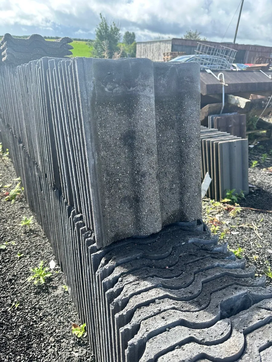 Large selection of reclaimed roof tiles - Image 1